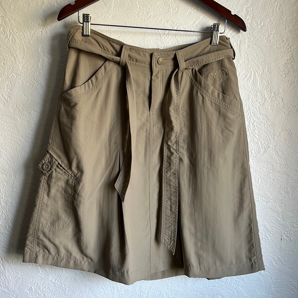 The North Face womens nylon pleated skirt light brown size 6